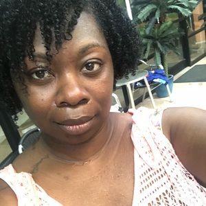 Meet your Posher, Ebony